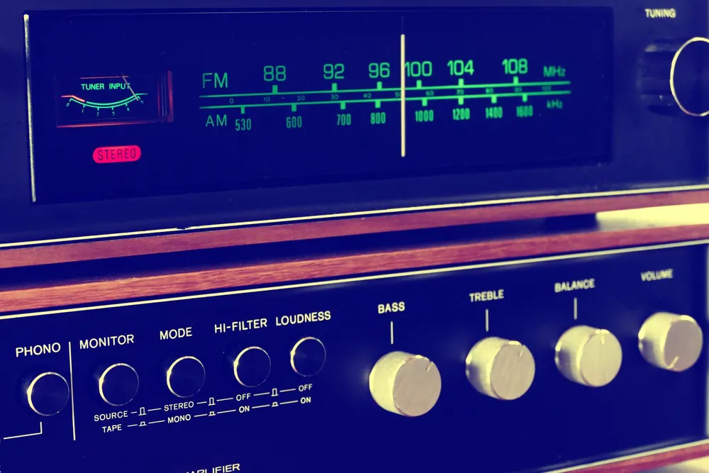 Chaîne hifi : comment bien la choisir en 2026 ?