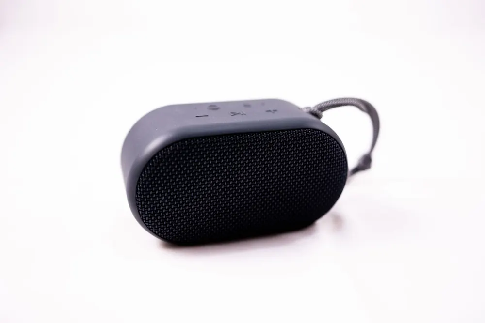 Puissance enceinte portable : combien de watts choisir pour un son puissant ?